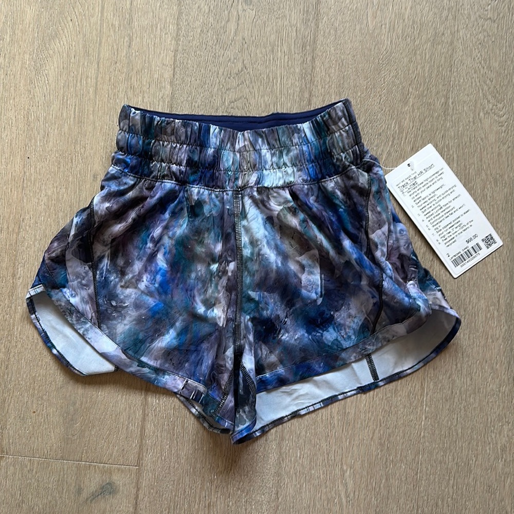 track that hr short 3" lined size 2 chromasphere multi lululemon nwt